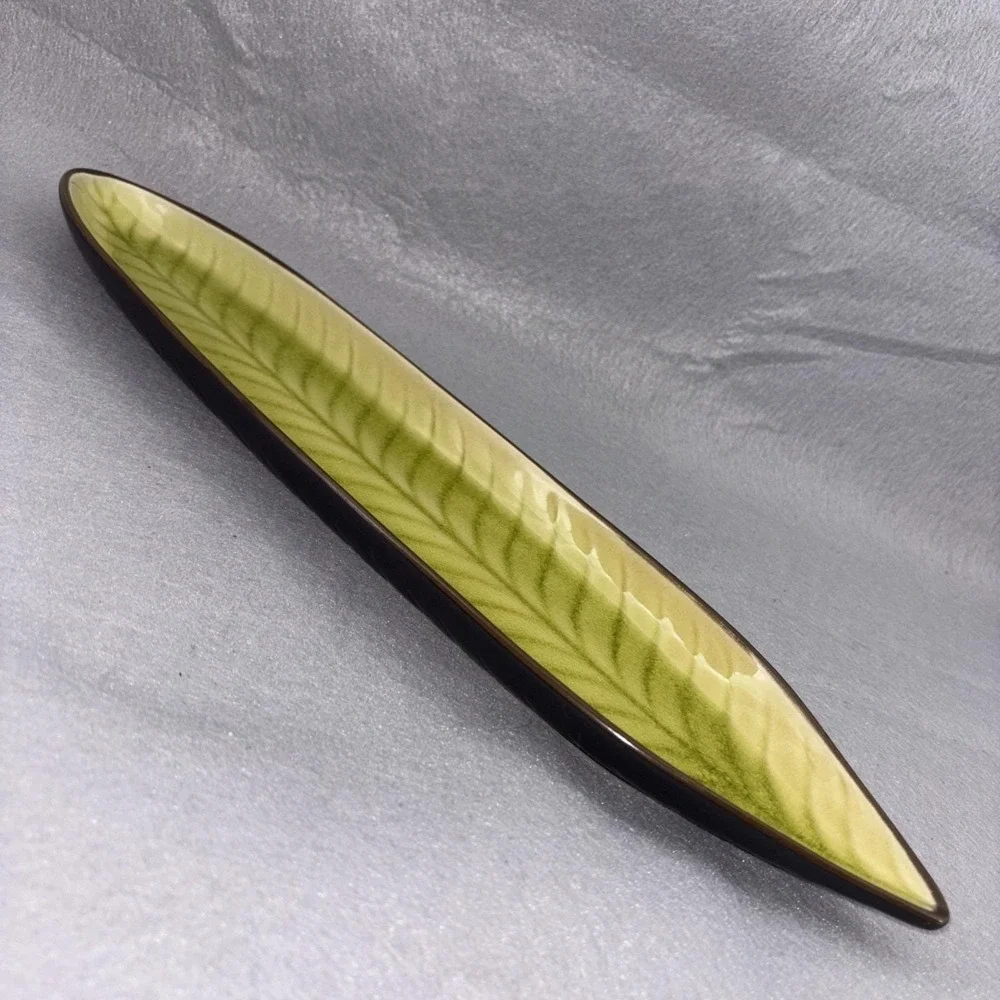 Vintage Pier One Stoneware Long Green Tropical Palm Leaf Appetizer Boat‎ Plate